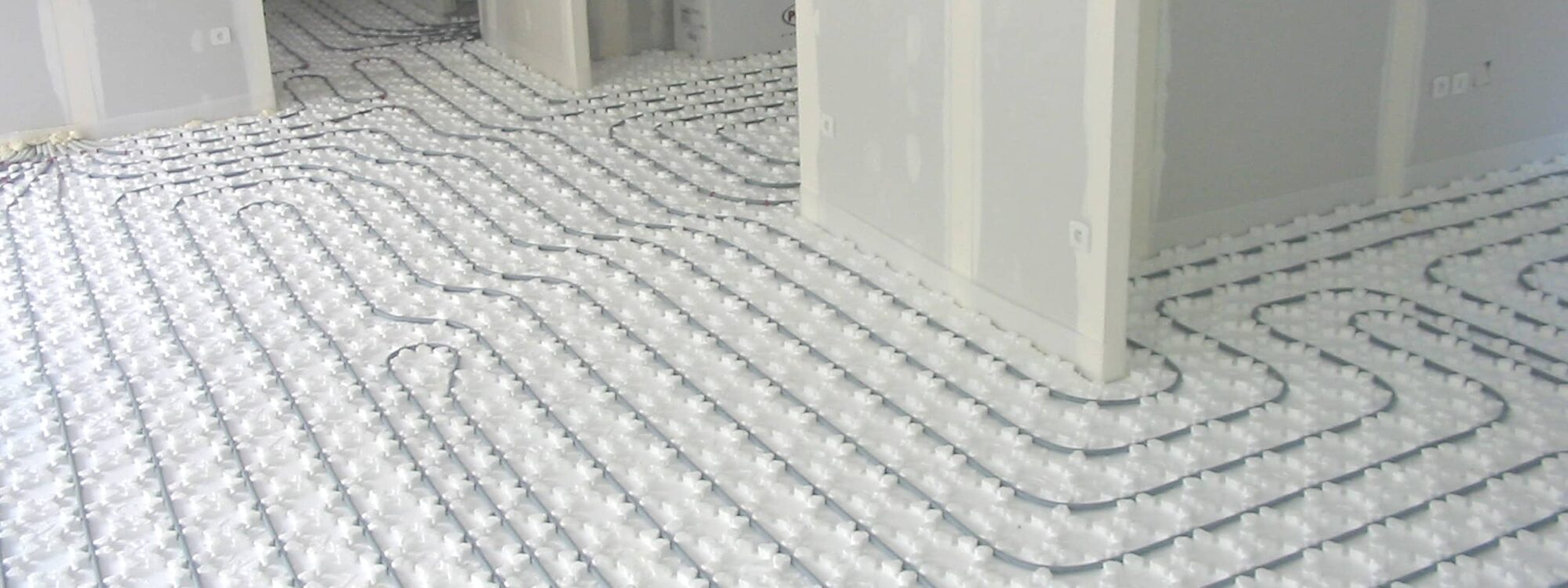 Comment r&eacute;ussir la pose de carrelage sur un sol chauffant sans risque de fissure ? Rixheim