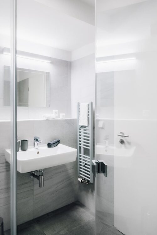Quel éclairage choisir pour sublimer une petite salle de bain ? Kingersheim 1