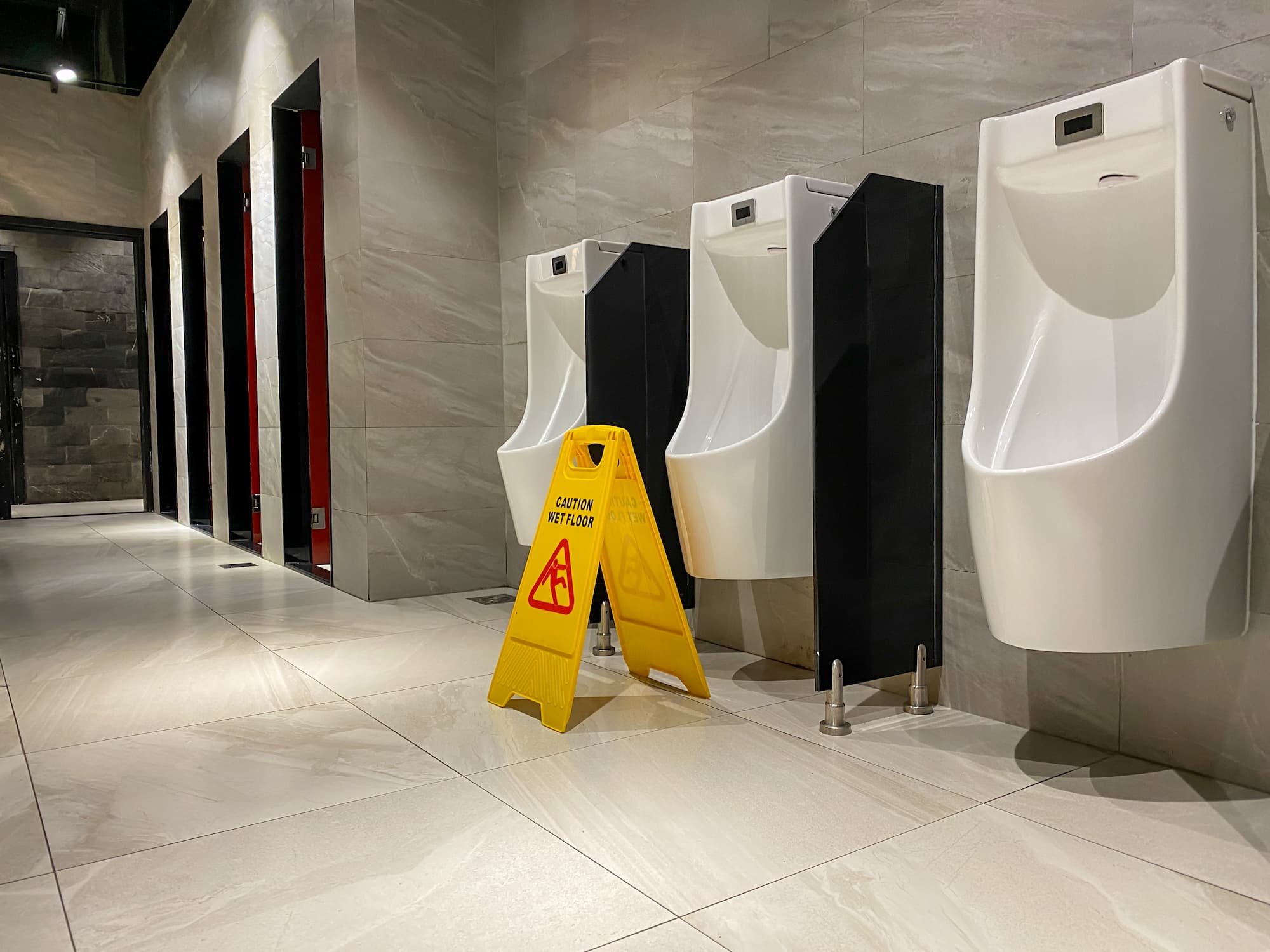 Urinoir dans la salle de bain : originalité et praticité combinées Wittenheim