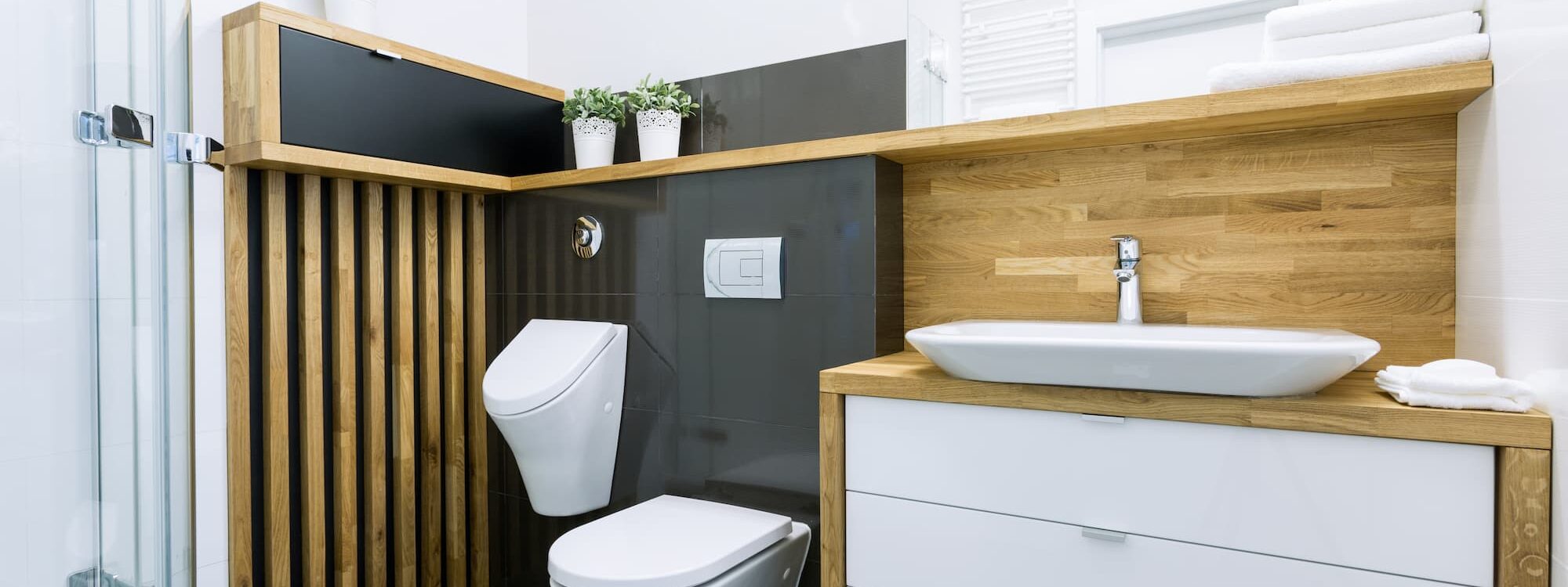 Comment int&eacute;grer un urinoir design dans une salle de bain familiale ? Kingersheim