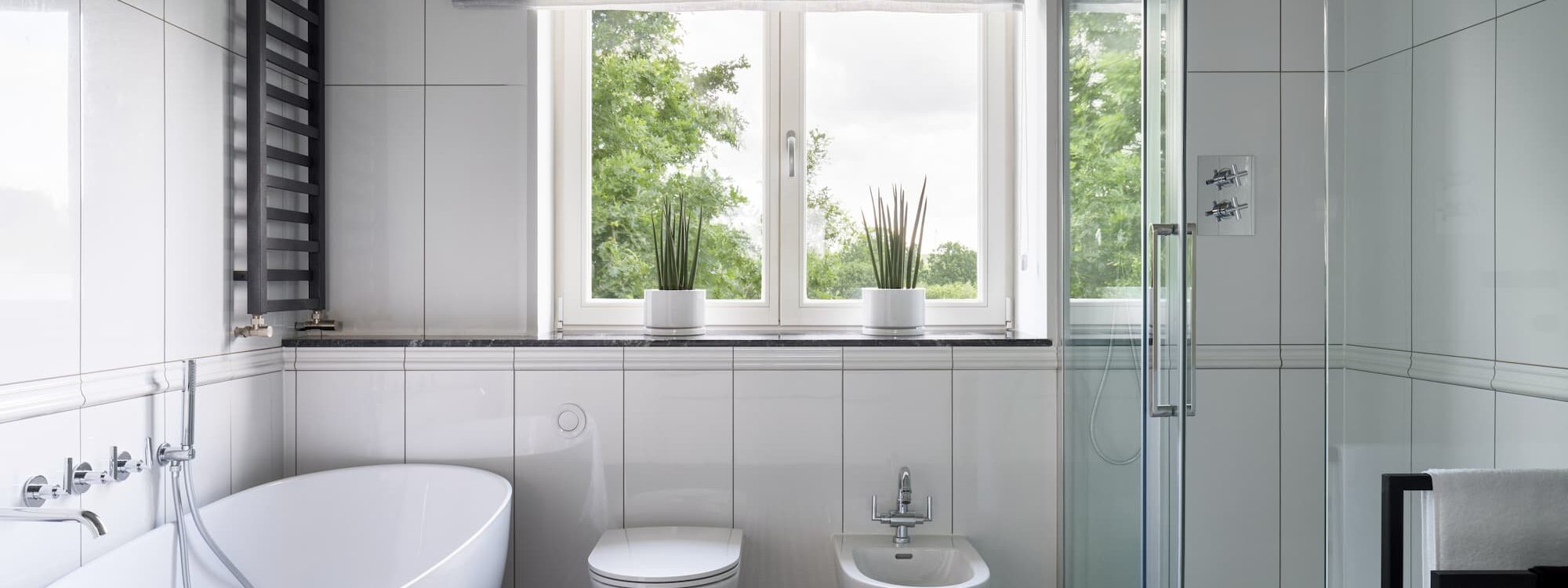 BIDET 2000X750 | Vitrine Banyo Bidet suspendu ou au sol : lequel choisir selon l’espace disponible ? Montbéliard