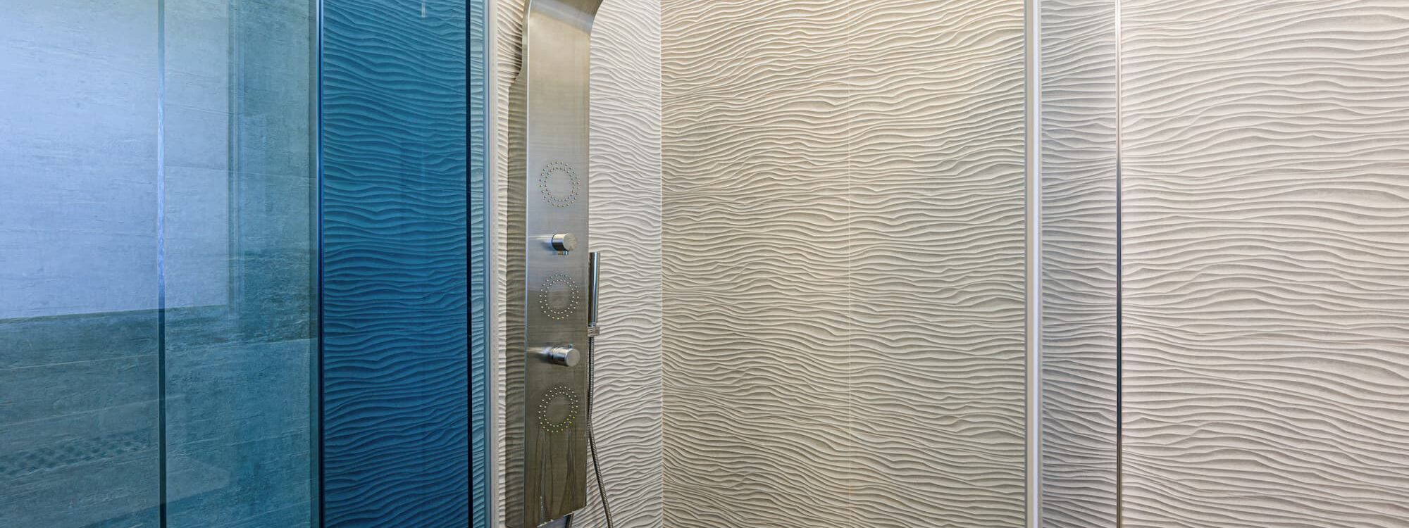 PANNEAUX_MURAUX_DOUCHE 2000X750 | Vitrine Banyo Panneaux muraux personnalisés : comment créer une déco unique sans gros travaux ? Mulhouse