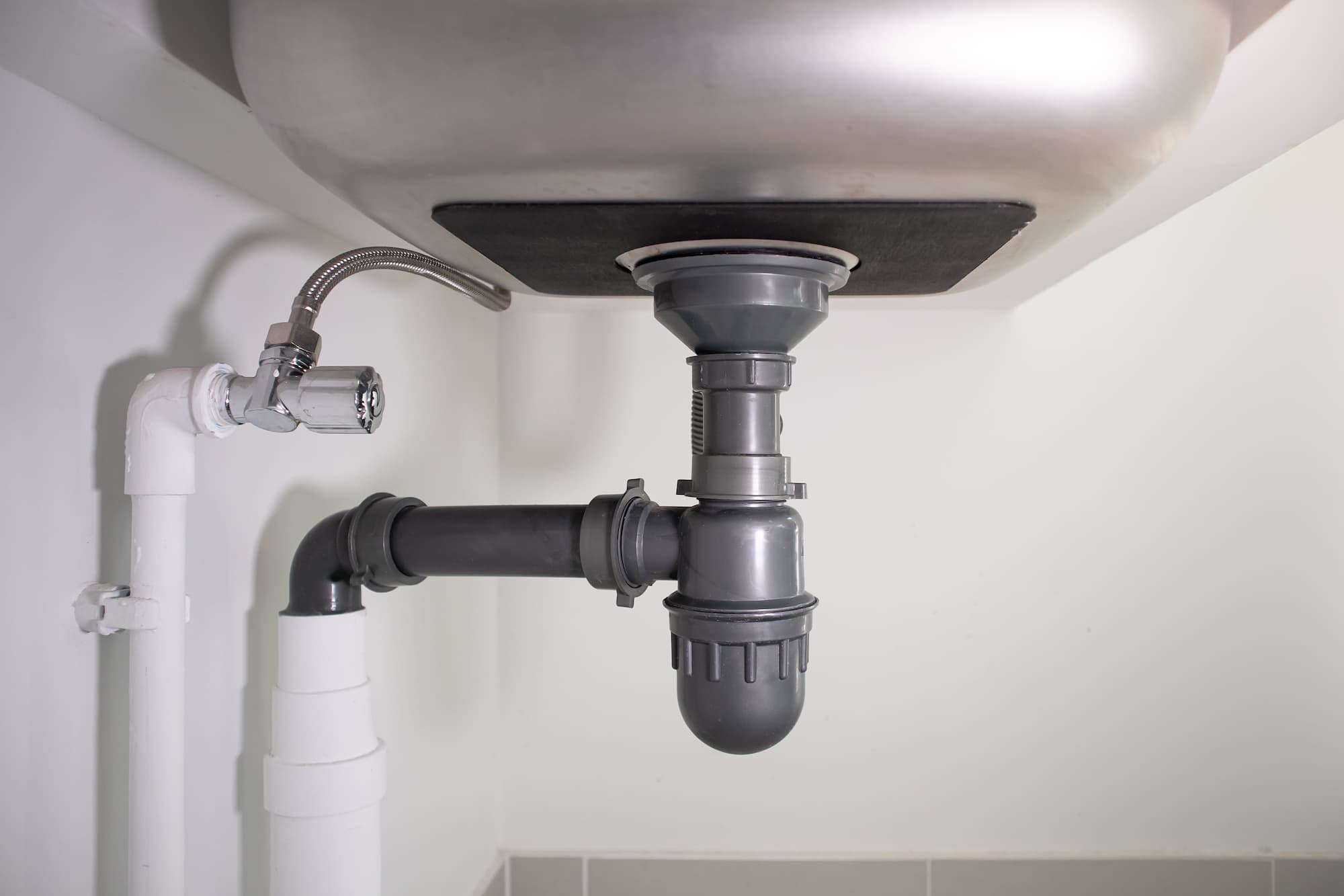 Comment bien choisir son siphon de lavabo : formes, mati&egrave;res, compatibilit&eacute;s Riedisheim